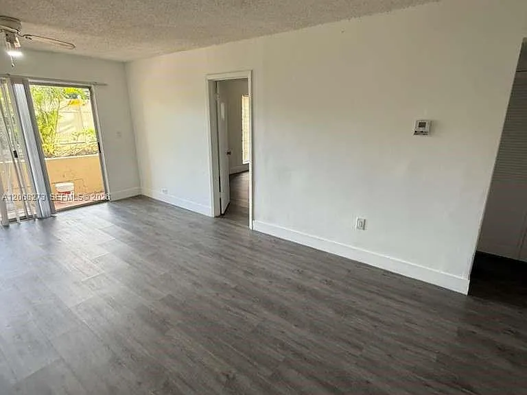 11905 NE 2nd Ave #C106 — Photo 7