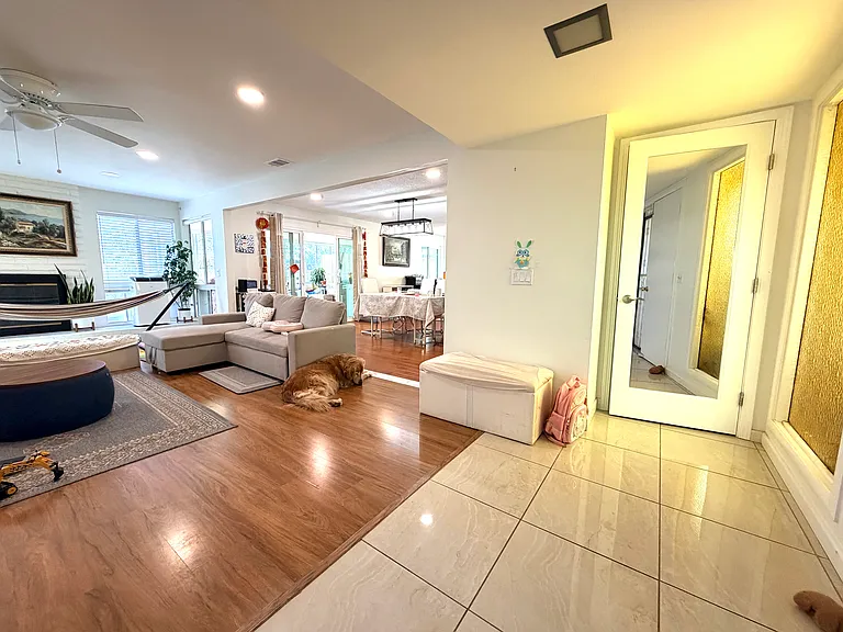 1054 Rolling Hills Dr — Photo 3