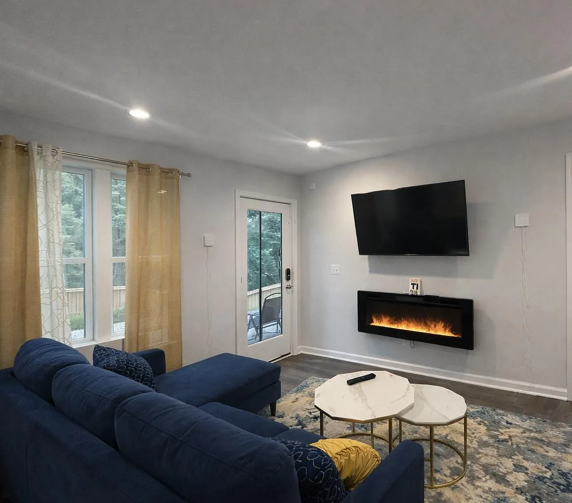 2 bed, 1.0 bath, 1900 sqft, $1,594 — Photo 3