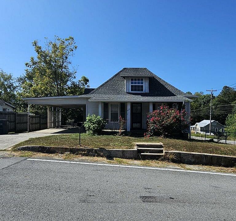 1st image of 415 Town Creek St