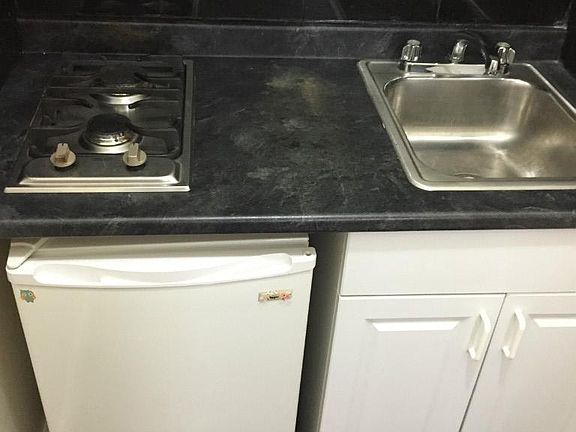3rd image of 1531 York Ave APT 2E