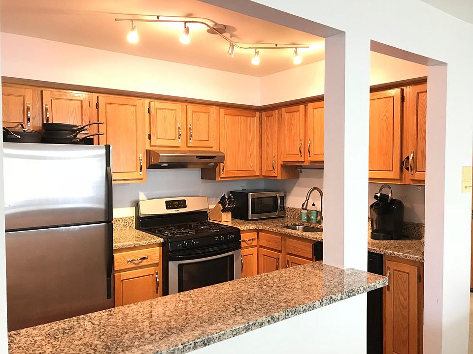 Completely renovated kitchen with new granite countertops, b