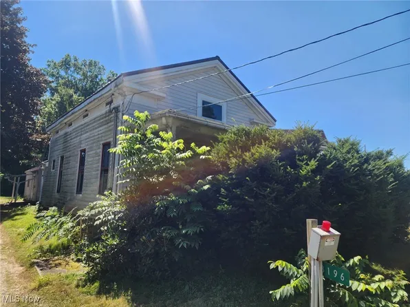 3196 N Main St, Rock Creek, OH 44084