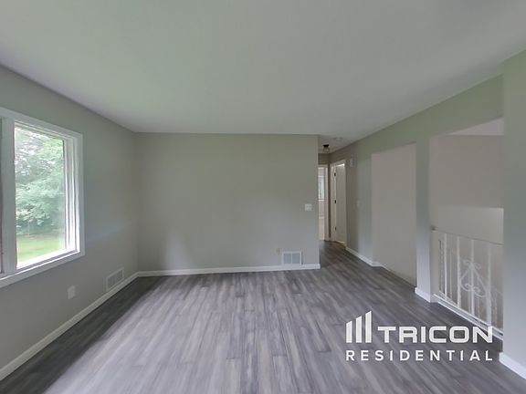 3rd image of 13450 Wellington Ct