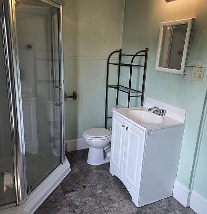 5th image of 136 Oakdale Ave Floor 1