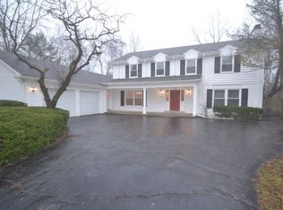 457 E Westleigh Rd, Lake Forest, IL 60045