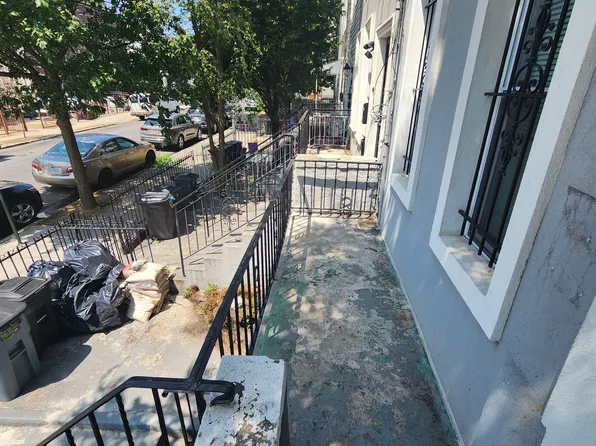 801 Logan Street image 11 of 16