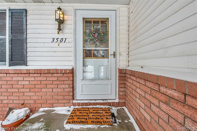 1st image of 3501 Holland Park Ln