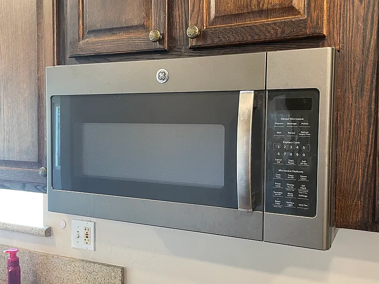 Kitchen stove top/microwave