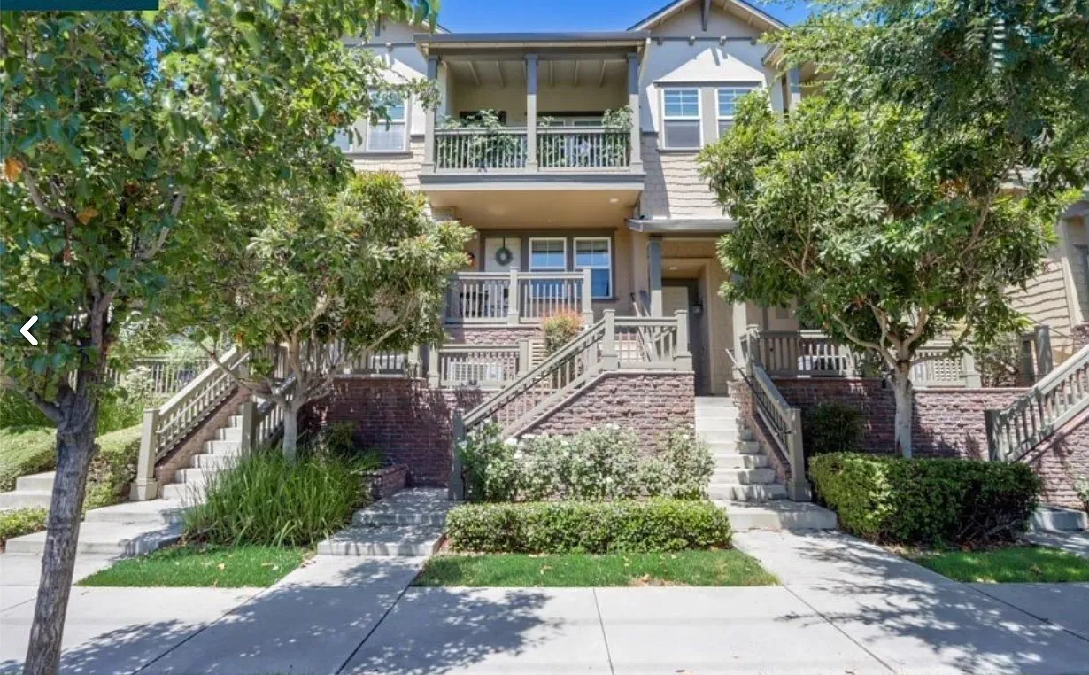 2 bed, 1163 sqft, $3,300 — Photo 1