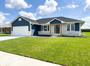 2225 Fairway Dr, Crete, NE 68333