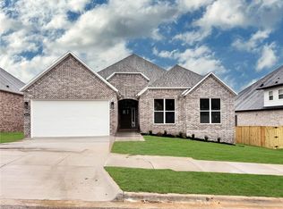 2846 N Grey Squirrel Dr, Fayetteville, AR 72704