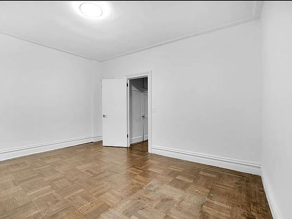 4th image of 206 W 104th St #35