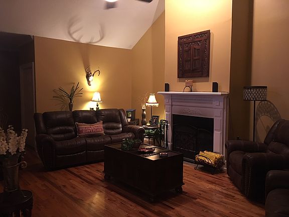 5th image of 596 Creekside Dr