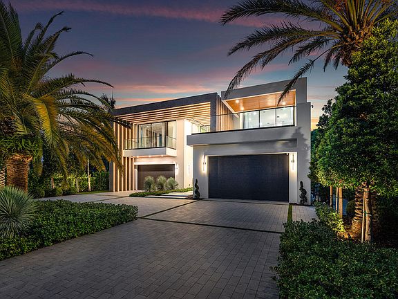 2nd image of 217 Thatch Palm Drive