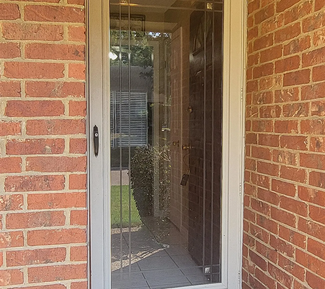 3 bed, 2.0 bath, 1636 sqft, $1,900 — Photo 3
