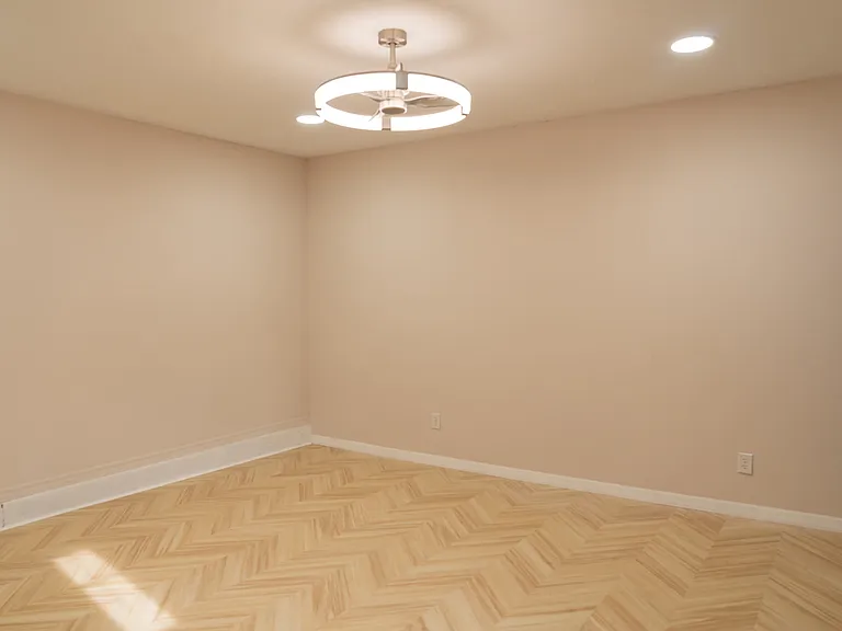 5401 Pullman Dr — Photo 31