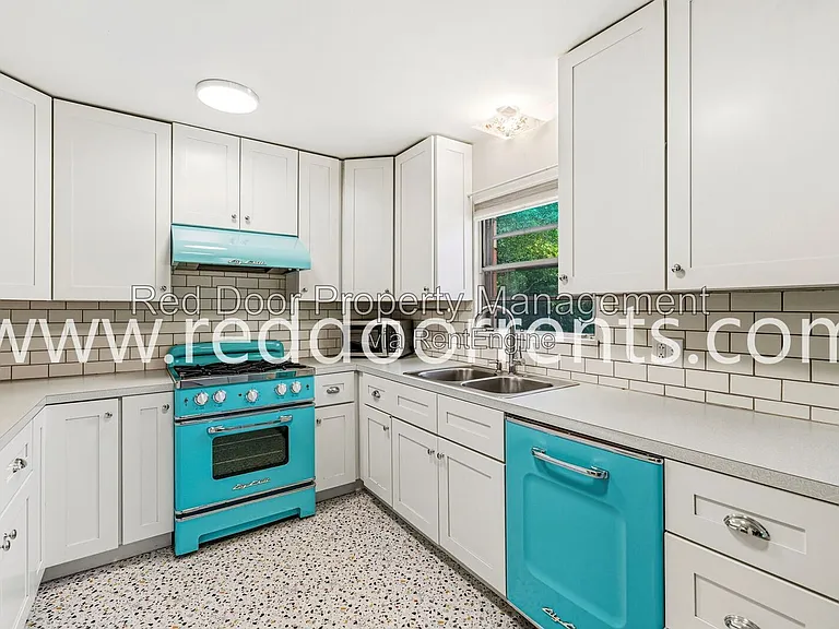 4701 Kessler Boulevard East Dr — Photo 8
