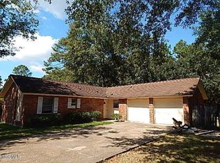 1420 Timberlane Rd, Gautier, MS 39553