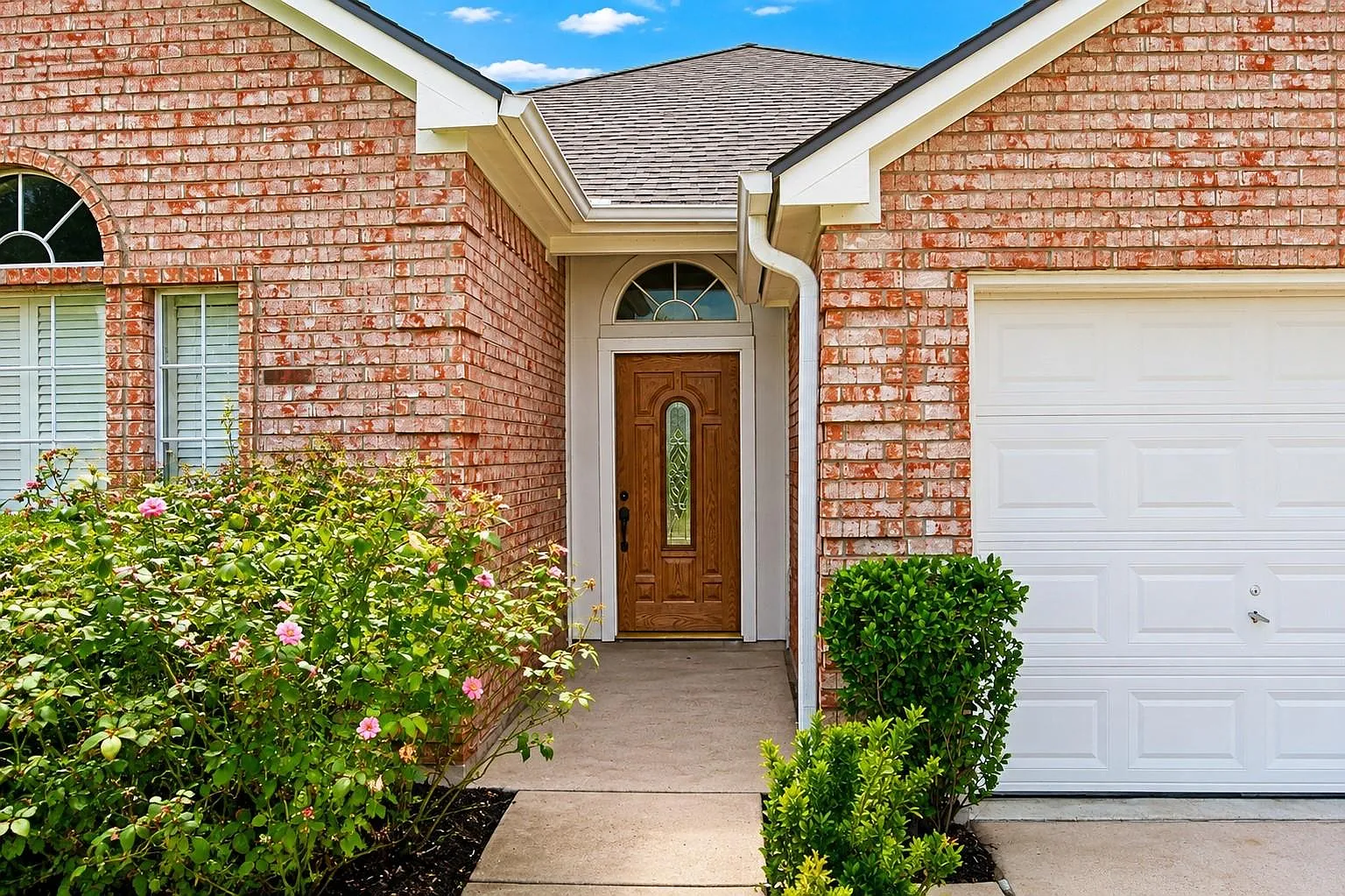 3 bed, 2.0 bath, 1431 sqft, $1,850 — Photo 2