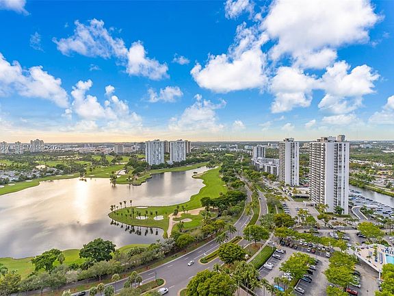 5th image of 20281 E Country Club Dr #Tw7
