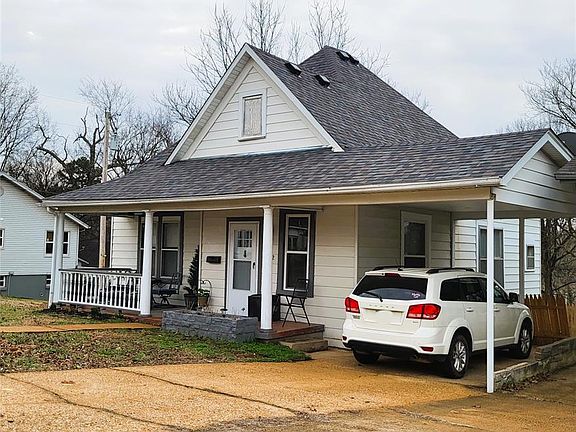 2nd image of 1202 Spring St