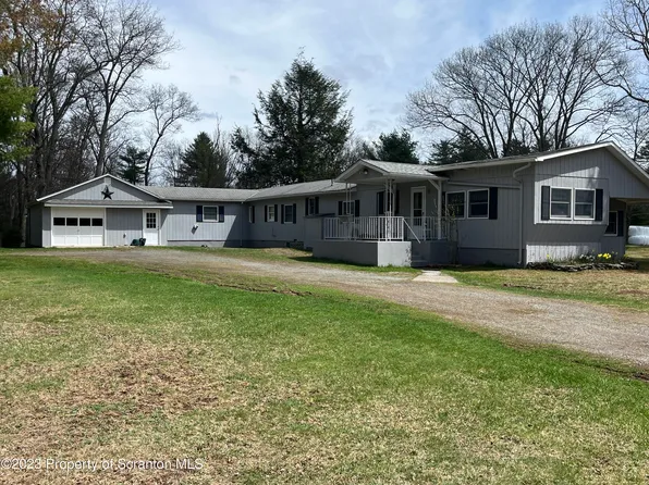 101 Welcome Lake Rd, Beach Lake, PA 18405