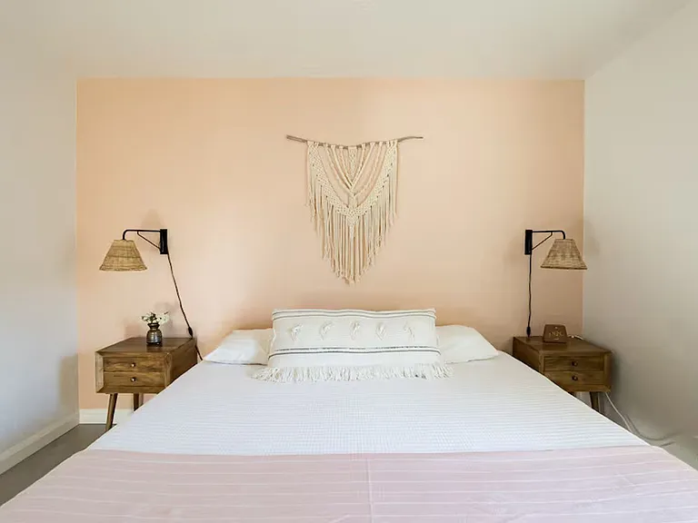 1402 E Roger Rd — Photo 15
