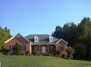 1194 Forest Point Pl, Forest, VA 24551