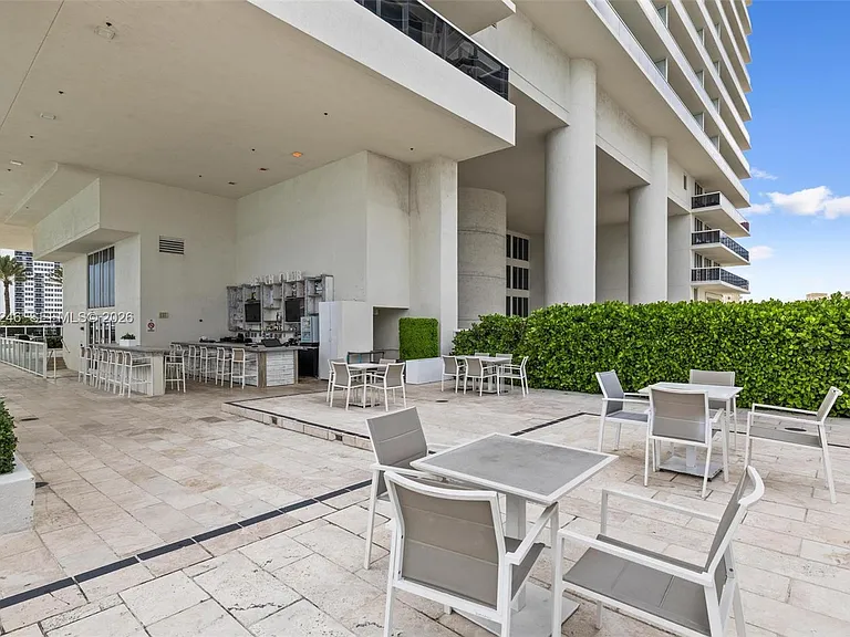 1800 S Ocean Dr #1005 — Photo 31