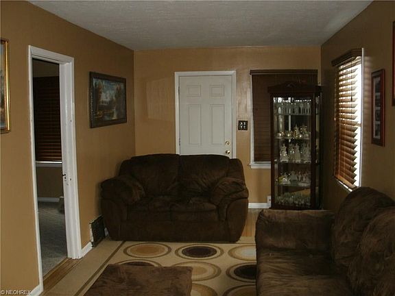 2nd image of 4407 W 139th St