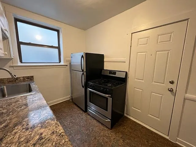 5933 N Paulina St #2E — Photo 7