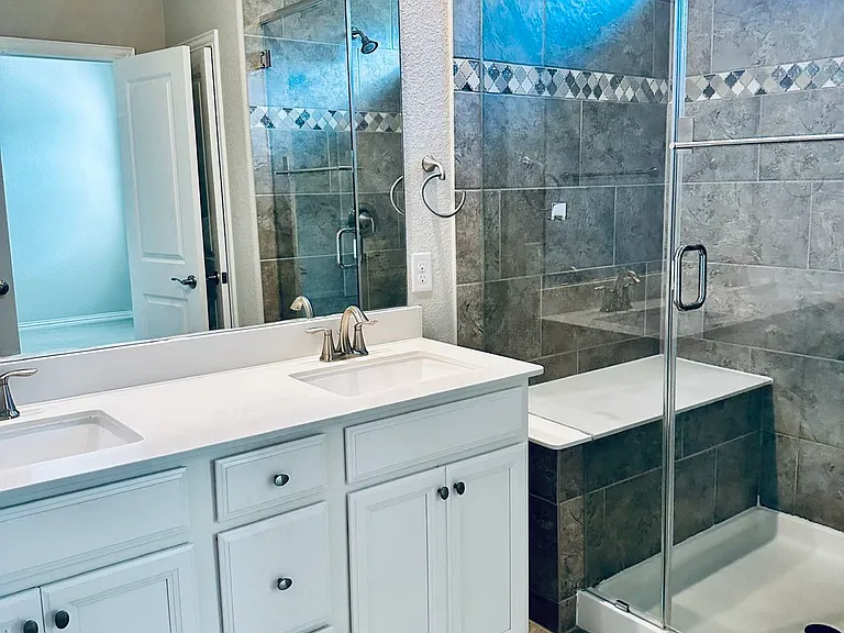 1307 Bailey Ln — Photo 8