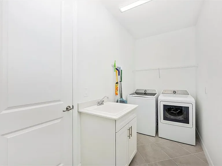 17617 Santorini Ct — Photo 42