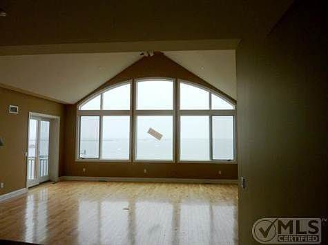 4th image of 540 S Lakeshore Blvd Unit 34