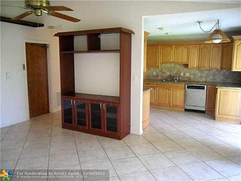 5th image of 2210 NW 41st Ter