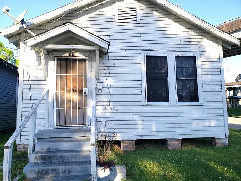 867 East Blvd — Photo 21