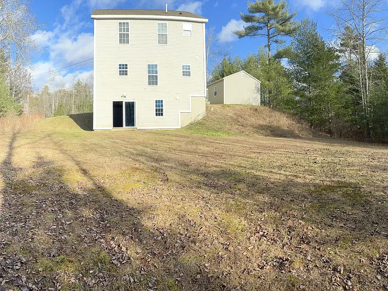 71 Hill St — Photo 11