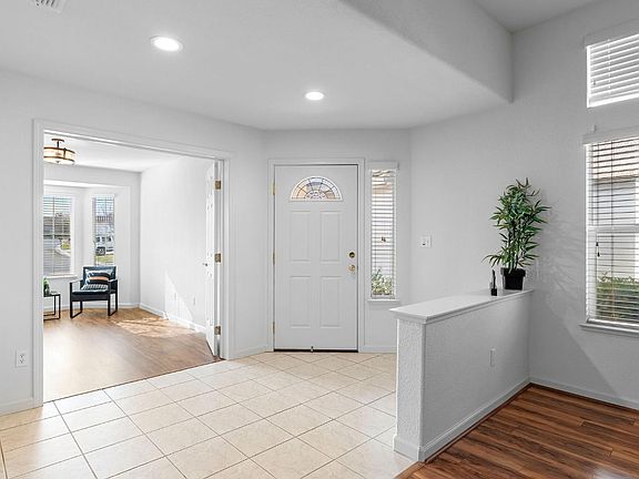 3rd image of 510 Twin Pines Drive