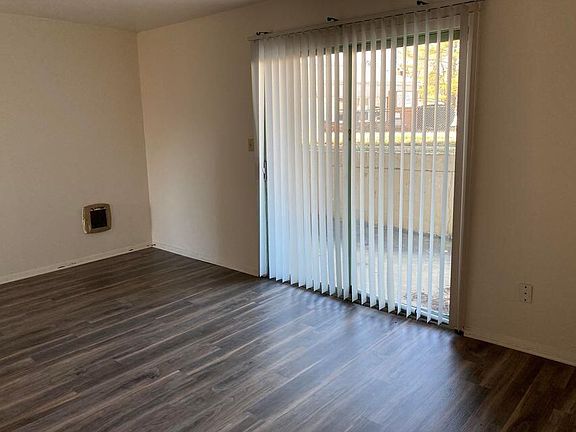 5th image of 807 Whitney Ave NW #104B