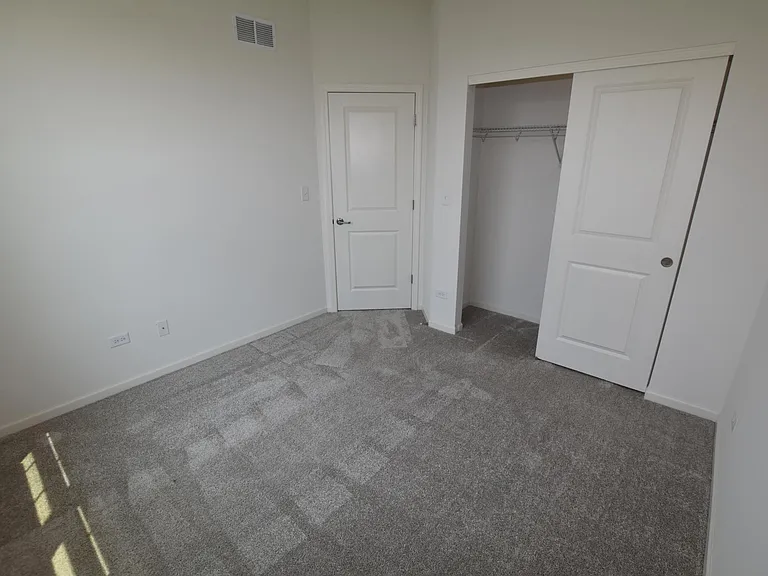 2945 Showplace Dr — Photo 27