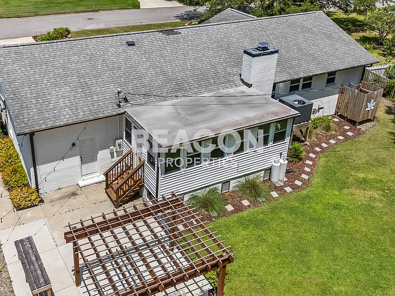 406 W Blackbeard Rd — Photo 13