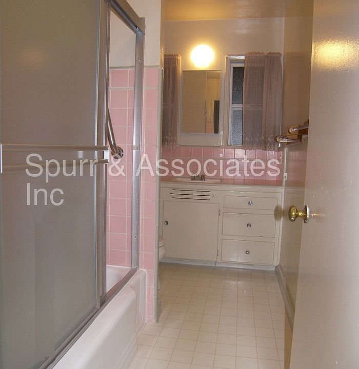 2nd image of 1037 E Carson St APT 6