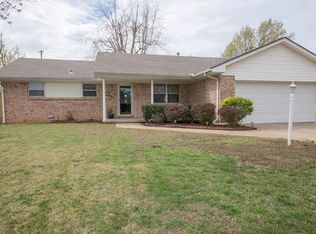 11706 E 1st St S, Tulsa, OK 74128