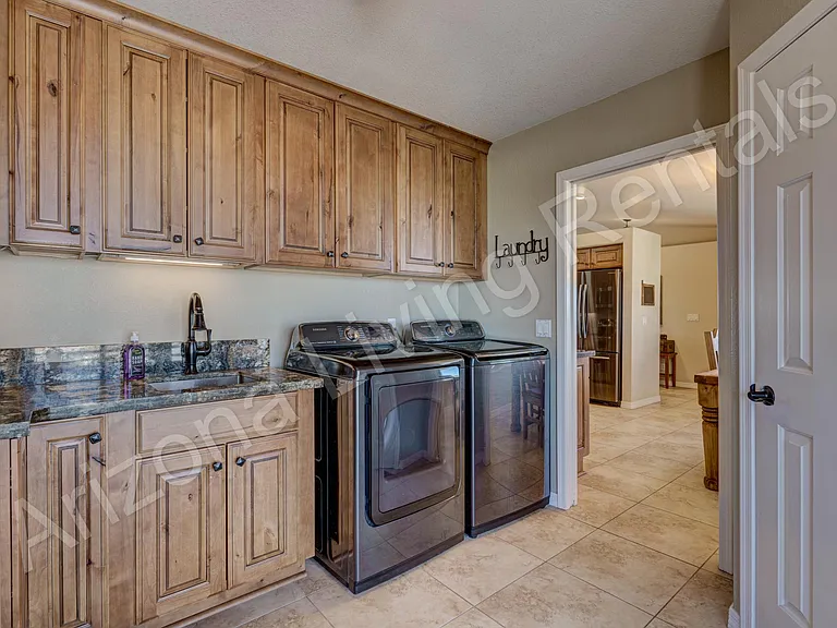 2450 Angler Dr — Photo 32