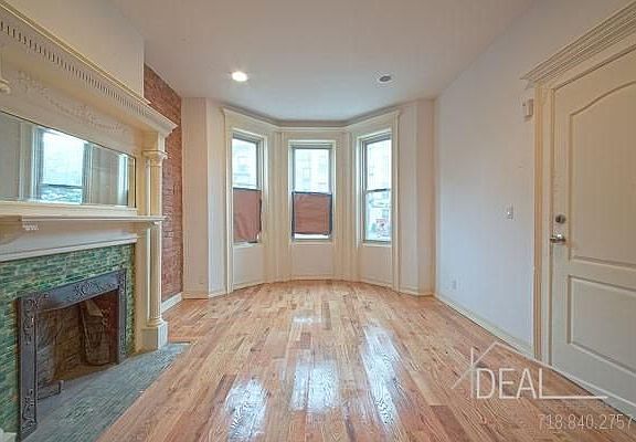 5th image of 689 Rogers Ave