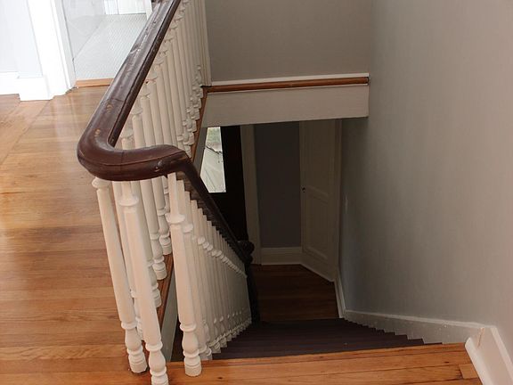 4th image of 37 Clermont St