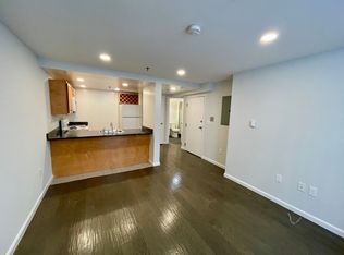 28 Queensberry St S #B, Boston, MA 02215