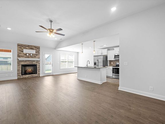 5th image of 429 Ayden Ln
