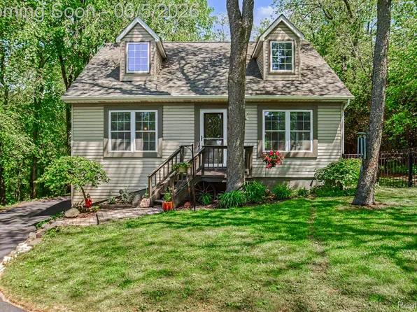 9790 Norman Rd, Clarkston, MI 48348